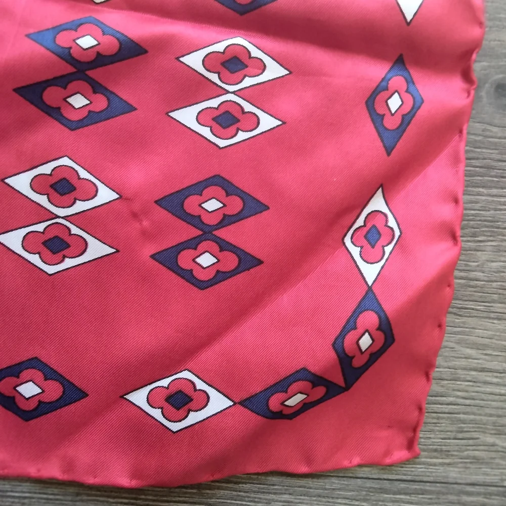 Hudson's Vintage 100% Silk Made in Italy Red Floral Square Scarf 26